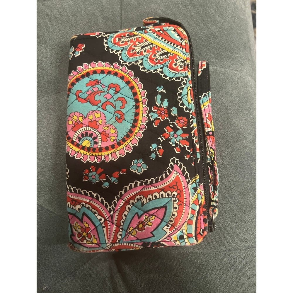 Vera Bradley Wallet Wristlet Black Paisley Pattern Zipper Pockets - Picture 1 of 3
